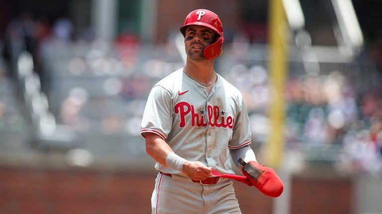 3-time All-Star Whit Merrifield announces retirement, has hilarious apology to Phillies fans