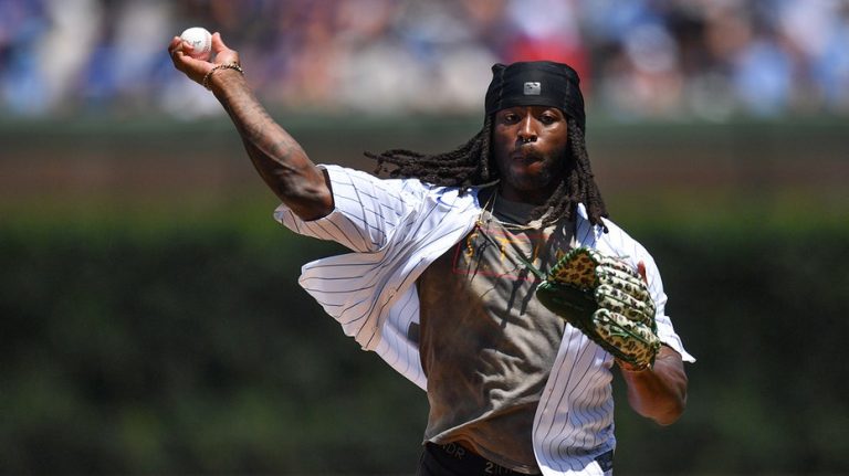 Saints star Alvin Kamara asks for do-over after terrible first pitch before Cubs-Cardinals game