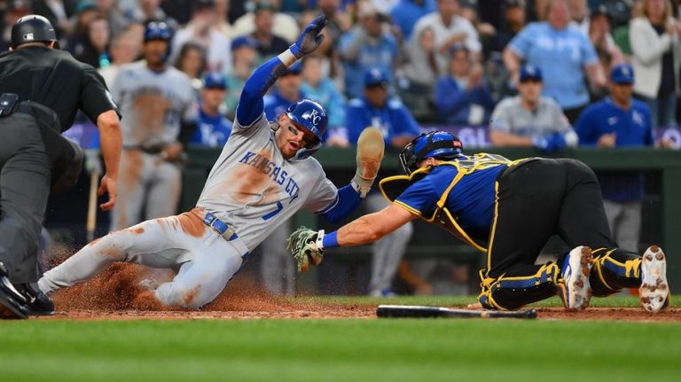 Royals' Bobby Witt Jr pulls off epic slide to avoid tag at home plate