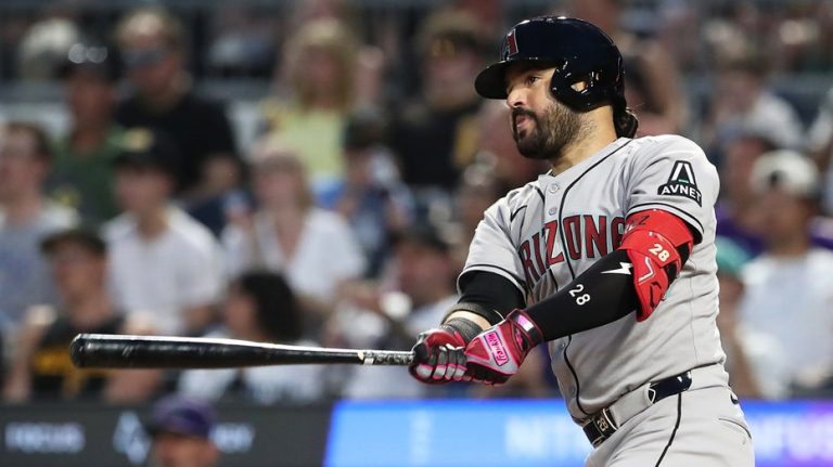 Mariners to acquire slugger Eugenio Suárez from D'Backs: reports