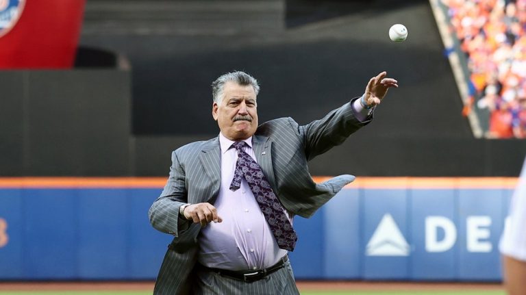 Mets broadcaster Keith Hernandez's oblivious reaction to near-miss foul ball sends SNY booth into hysterics