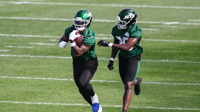 Jets, Commanders players among young, rising stars who abruptly step away from NFL