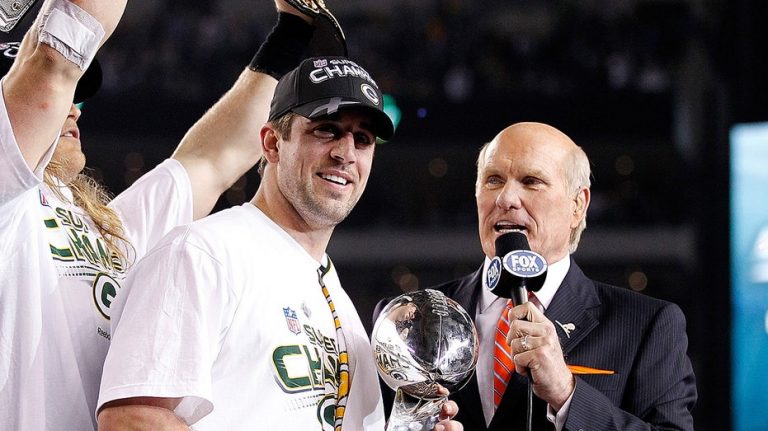 Aaron Rodgers offers olive branch to Terry Bradshaw after legendary QB's harsh words