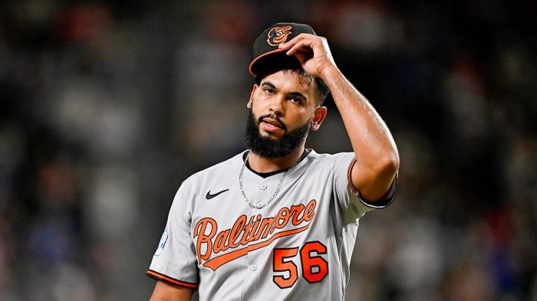 Orioles reliever Seranthony Dominguez walks over to join Blue Jays after trade reached during doubleheader
