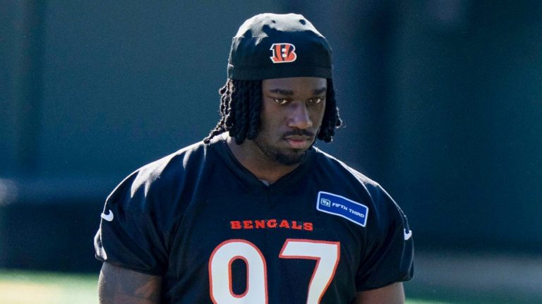 Bengals end tense standoff with first-round pick Shemar Stewart with signing of his rookie deal