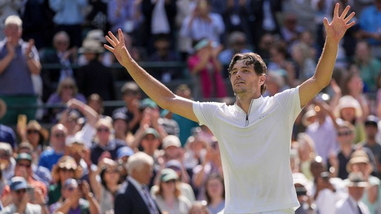 Taylor Fritz becomes 1st American man to reach Wimbledon semifinals since 2018