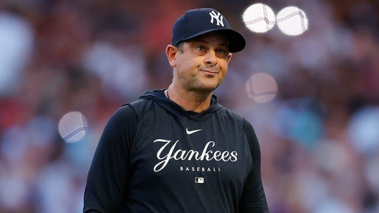 Yankees manager Aaron Boone defends players after Derek Jeter, Alex Rodriguez criticism
