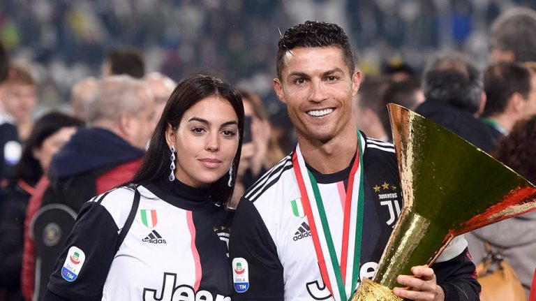 Cristiano Ronaldo's longtime girlfriend Georgina Rodriguez announces engagement by showing off massive ring