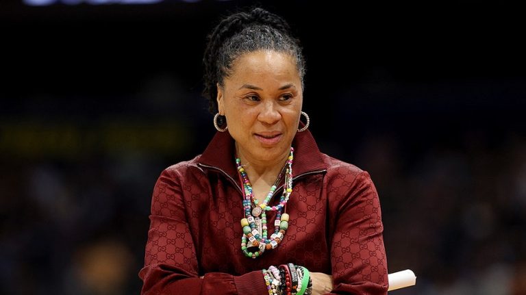 South Carolina coach Dawn Staley says she would have taken Knicks job if offered