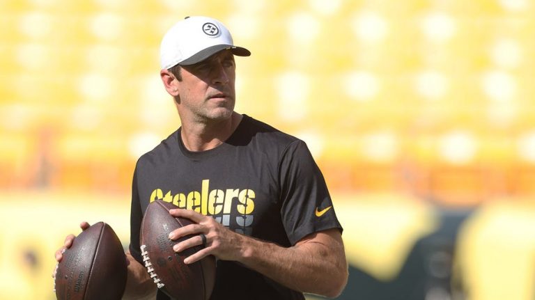 Aaron Rodgers issues warning shot to Steelers offensive line after teammate's training camp knock down