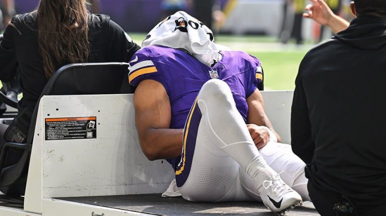 Vikings' Rondale Moore suffers second straight season-ending knee injury