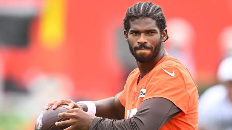 Shedeur Sanders explains why he told Hall of Fame dad Deion Sanders to stay away from Browns' training camp