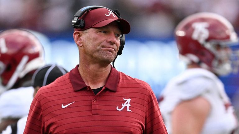 Alabama woman says she'd use Powerball jackpot winnings to help remove Crimson Tide coach