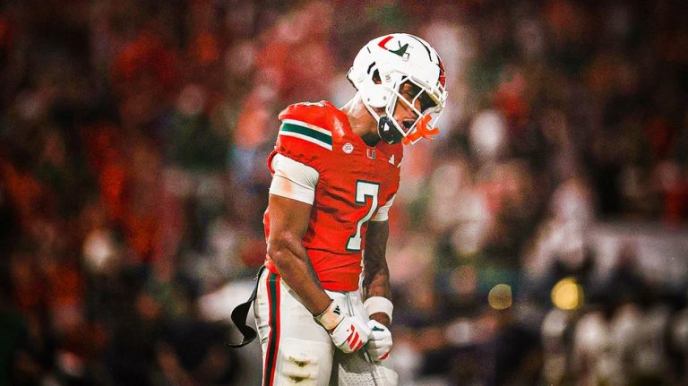 Miami's CJ Daniels makes insane one-handed touchdown catch in win over Notre Dame