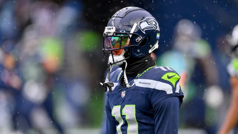 Seahawks receiver Jaxon Smith-Njigba draws glare from NFL ref after wild hot mic moment