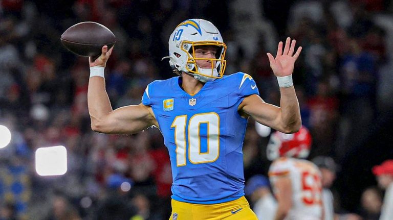 Chargers end 7-game losing streak to Chiefs with statement win in Brazil season opener