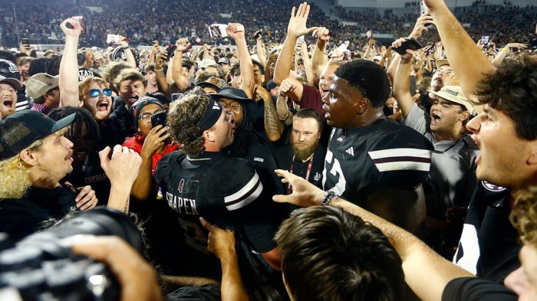 Mississippi State pulls off upset win with incredible touchdown in final seconds