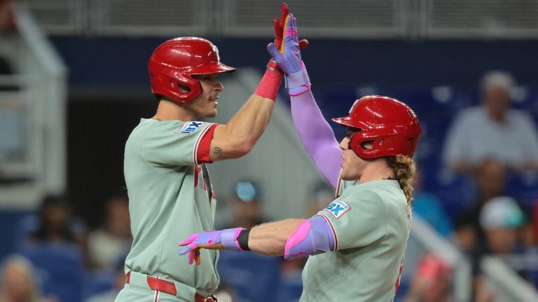 Family recalls dealing with irate female Phillies fan over home run ball: 'She was very vulgar'