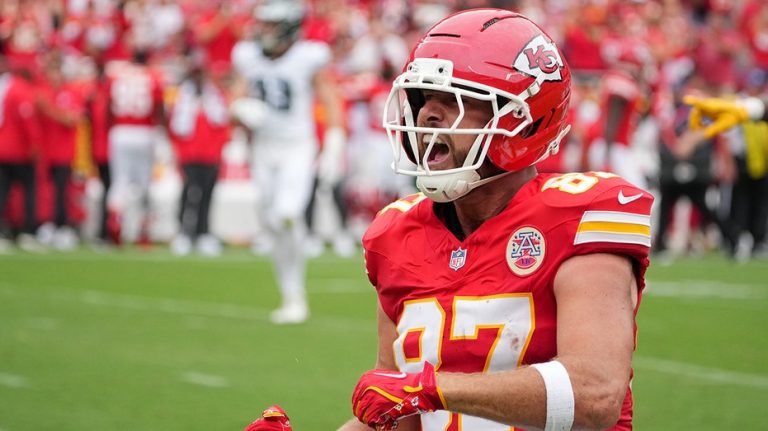 Chiefs' Travis Kelce slams helmet in frustration, drops crucial pass in loss to Eagles