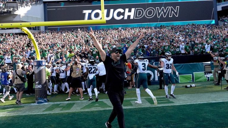 Eagles put exclamation point on comeback win over Rams with Jordan Davis' blocked field goal return for TD