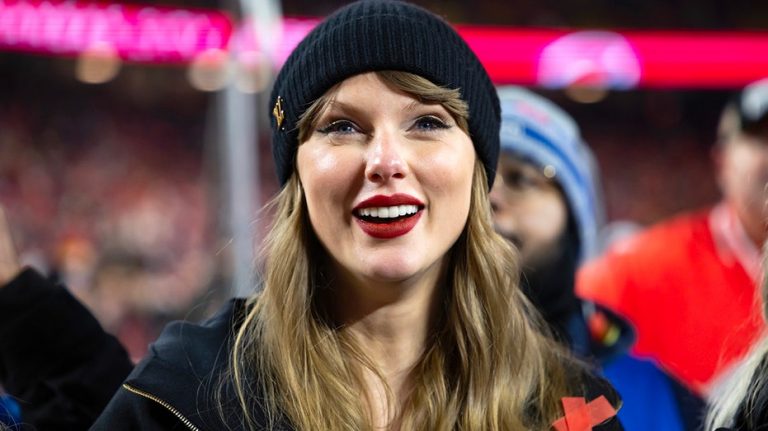 Pro wrestling legend says Taylor Swift played 3-hour private concert for family as wife was dying of cancer