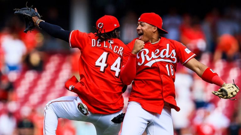 Reds star Noelvi Marte robs Pirates' Bryan Reynolds of homer in spectacular, game-saving grab