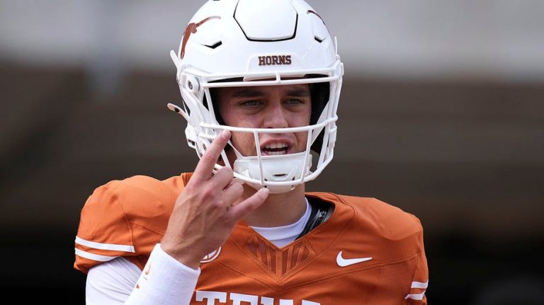 Texas' Arch Manning laments 'sloppy' play in 5 touchdown performance