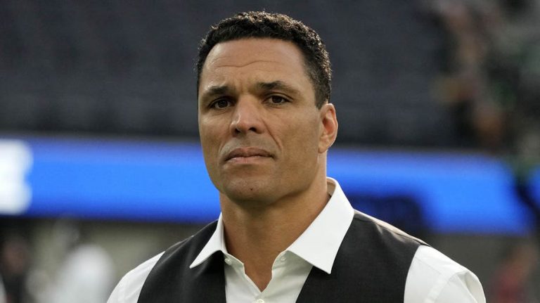 Tony Gonzalez critiques Russell Wilson's NFL career amid benching, questions Hall of Fame prospects