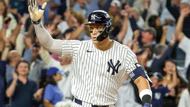 Aaron Judge's clutch home run leads Yankees to historic comeback in must-win Game 3 over Blue Jays