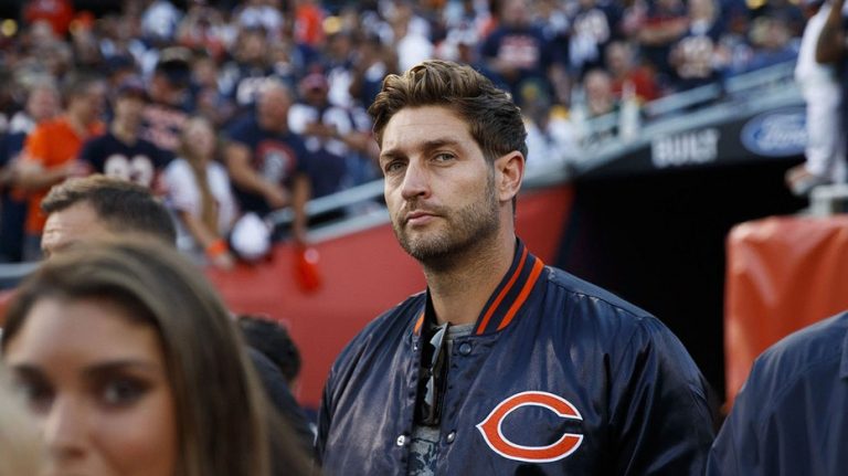 Former NFL quarterback Jay Cutler released from prison one day early after serving DUI sentence: report