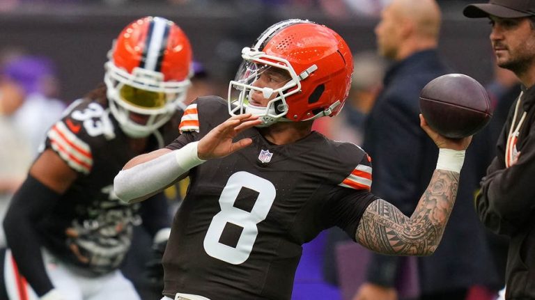 NFL holds moment of silence for victims of Yom Kippur terror attack in England