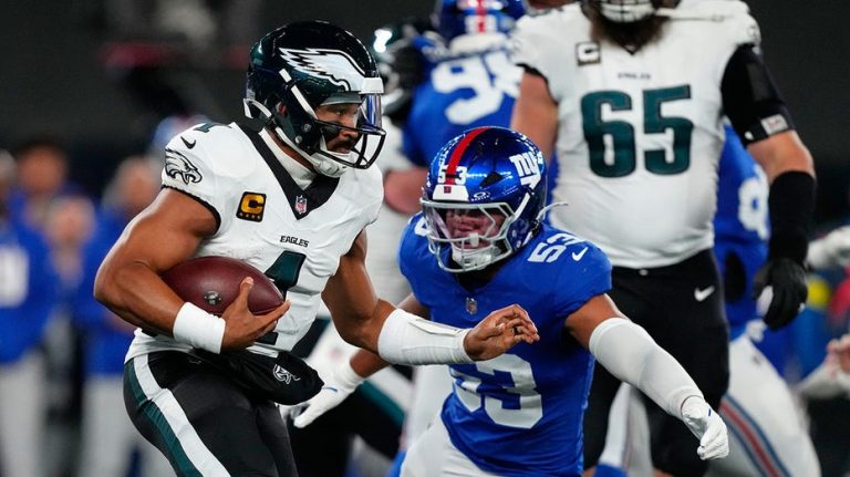 Eagles get blown out by Giants after running tush push play 4 straight times, inciting backlash