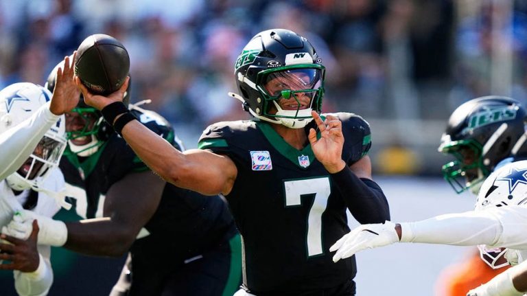 Jets' uninspiring play against Cowboys draws backlash from fans