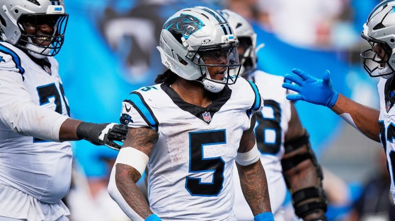 Ex-Cowboys running back warns former team after incredible performance with Panthers: 'Buckle up'