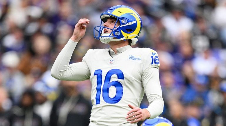Rams kicker Joshua Karty's missed field goal makes loud doink off upright, sending NFL fans into frenzy