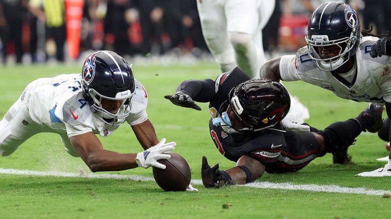 Cardinals' comedy of errors results in Titans comeback capped with walk-off field goal for first win of season