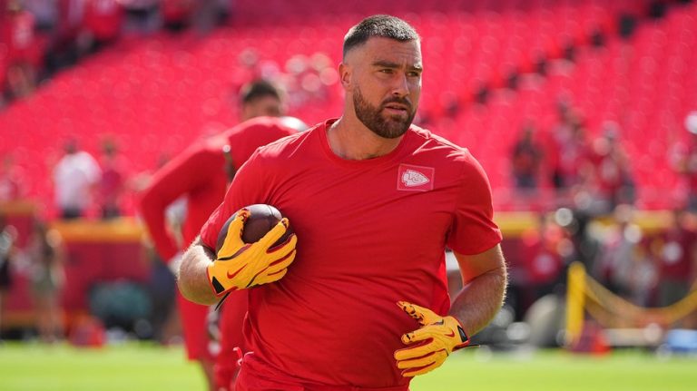 Travis Kelce scolds AJ Brown for venting frustrations online during Eagles undefeated start