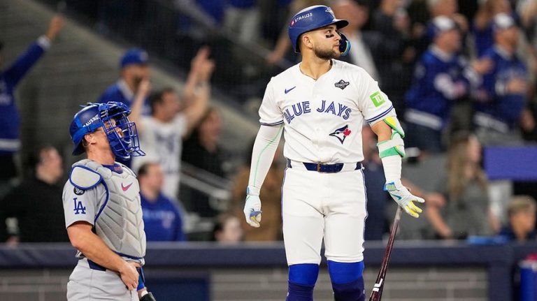 Blue Jays' Bo Bichette sends fans into frenzy with epic Game 7 home run