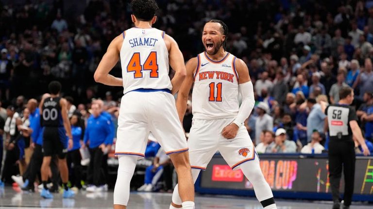 Knicks narrowly defeat Mavericks as offensive foul call in closing seconds sparks debate