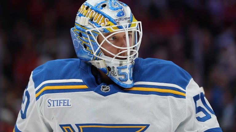Blues' Jordan Binnington catches flak for trying to pocket puck after Alex Ovechkin's 900th career goal