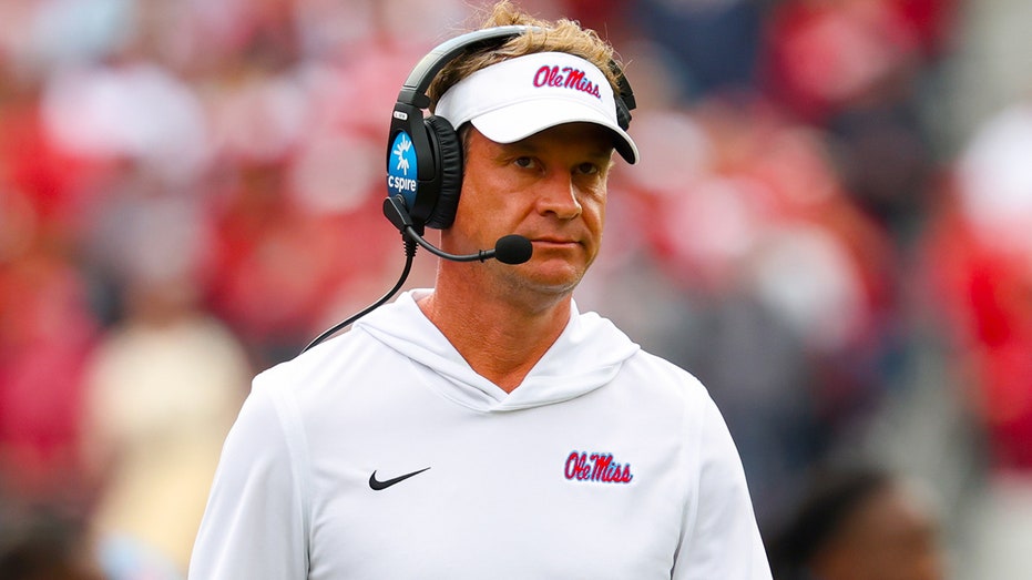 Lane Kiffin leaves Ole Miss for LSU in college football coaching shakeup