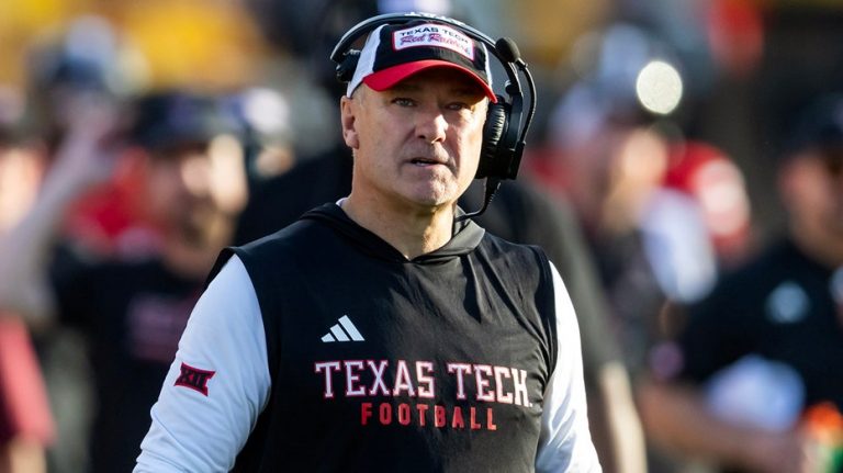 Texas Tech football coach takes swipe at Notre Dame's independent status