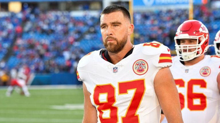 Travis Kelce wants Chiefs to 'put all the selfish s—' aside as playoff chances dwindle