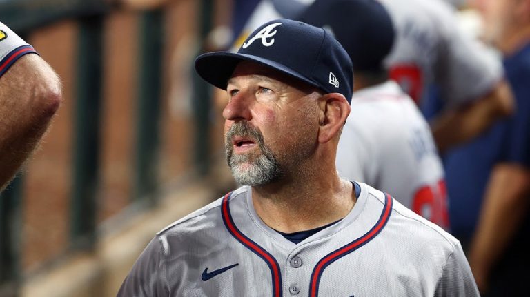 Braves hire longtime bench coach Walt Weiss as new manager
