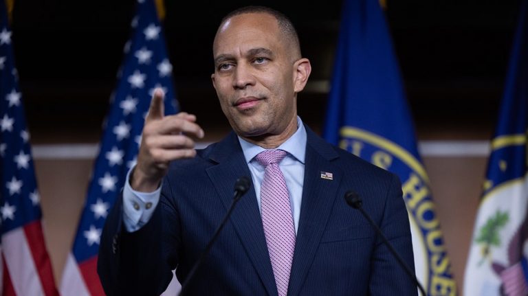 Rep Hakeem Jeffries questions SCORE Act motives, likens halted vote to Lane Kiffin’s LSU move amid NIL debate