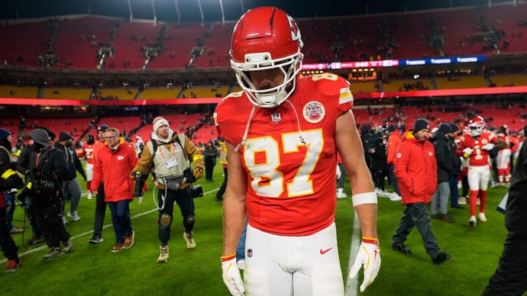 Patrick Mahomes makes curious Travis Kelce comments with Chiefs' season on brink