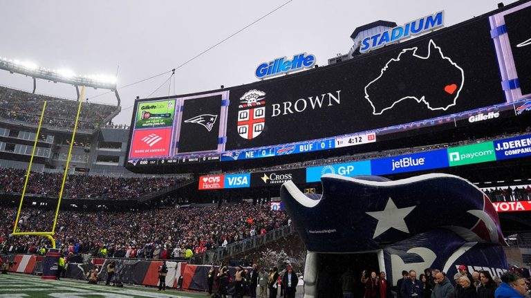 Patriots pay tribute to Brown University shooting, Australia terror attack victims