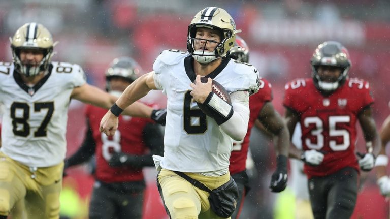 Tyler Shough's two touchdown runs lift Saints over Bucs amid tight NFC South race