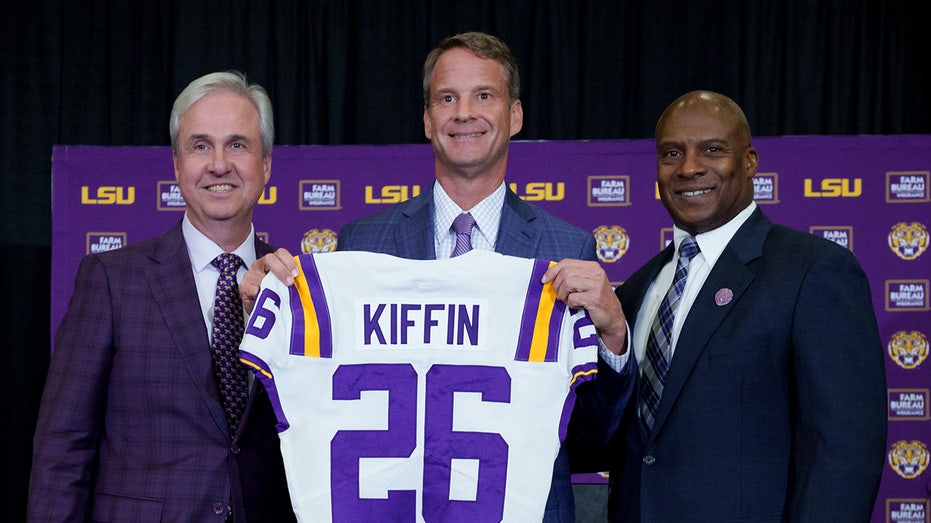 Lane Kiffin reacts to Ole Miss' playoff loss to Miami after recent LSU move