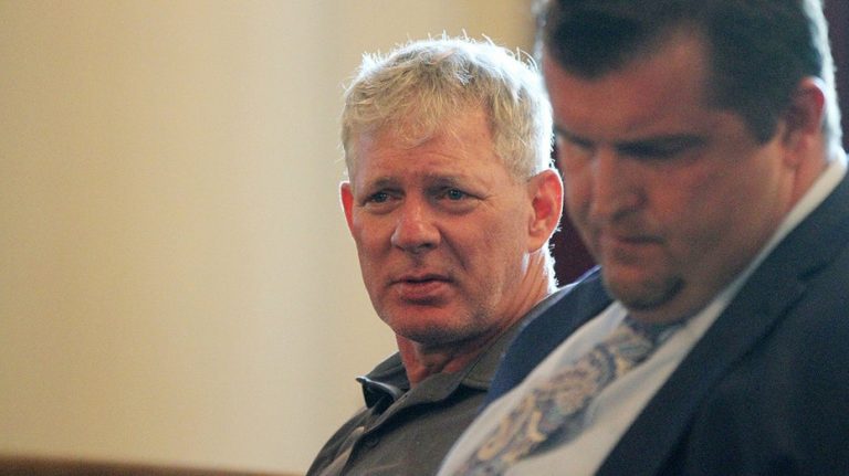 Police found crack cocaine or methamphetamine in traffic stop involving ex-MLB star Lenny Dykstra: report
